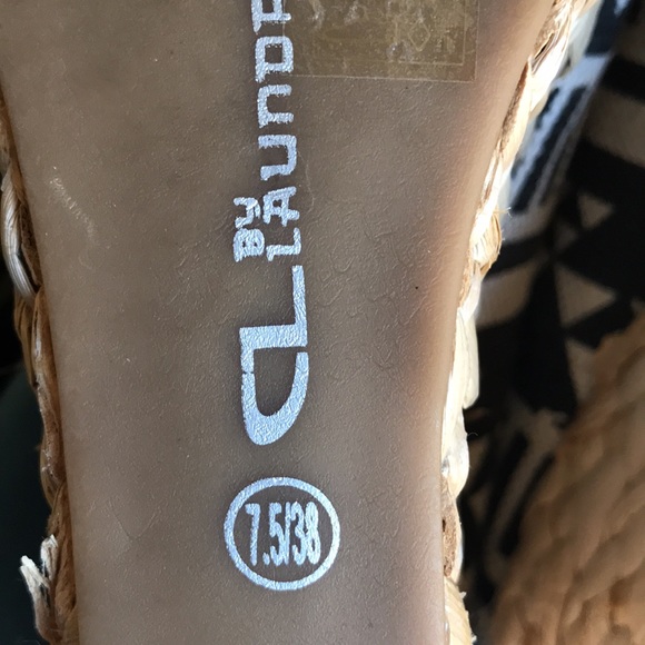 7 1/2 stack heels.C.L. By LAUNDRY rubber soles. Heel stack as an “espadrille”💗 - Picture 8 of 8